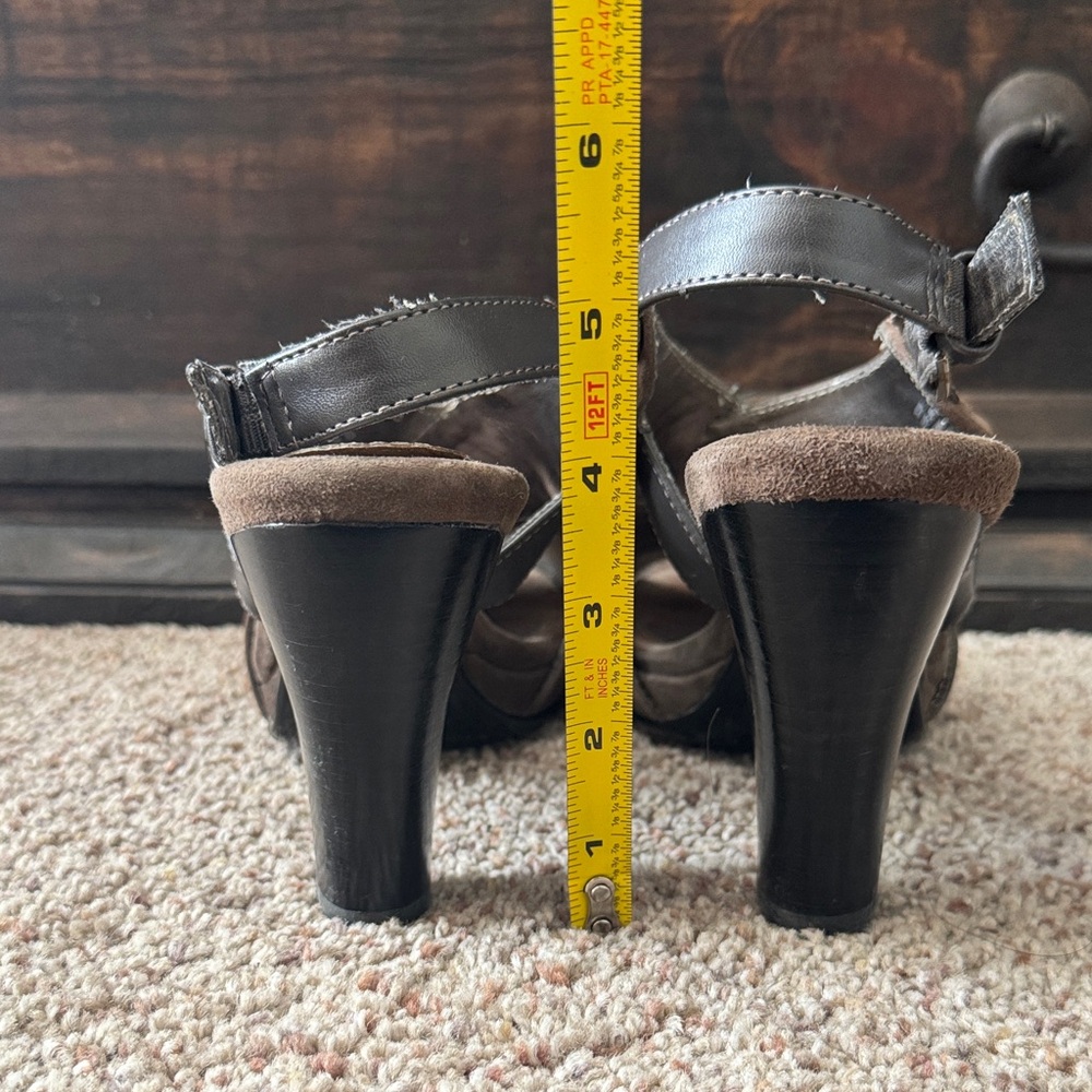 Sofft Brown Suede Women's Heels - Picture 4 of 15